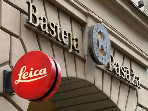 Leica — Company, Rīga