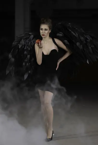 Fashion Art intensīvs Makeup mākslīgajā apgaismojumā